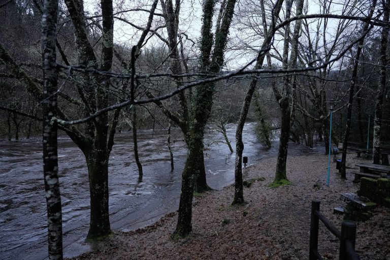 Temporal.- Mejora la situación de los ríos en la demarcación de la CHMS y solo queda en nivel rojo el Miño en A Peroxa