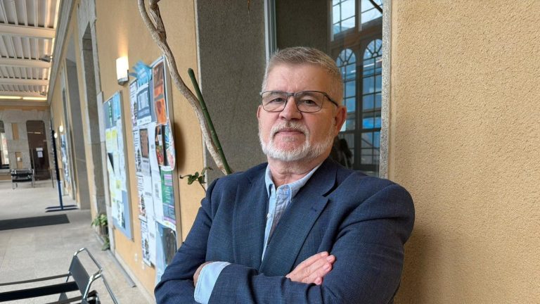 Jorge Gómez, exmiembro del CNI habla en Ferrol sobre la «zona gris»: «Hoy la guerra no solo está en el campo de batalla»