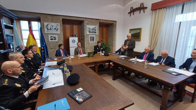 Pedro Blanco aborda con la Irmandade Xurídica Galega la extensión del uso de la lengua gallega en la Policía Nacional