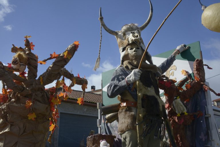 Turismo.- El sábado de Entroido reúne en Ourense a visitantes y locales en una jornada con tregua de la lluvia
