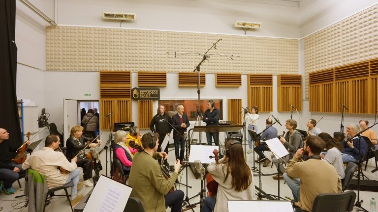 La banda Mar de Fondo y la Orquesta Sinfónica de Galicia estrenan ‘Percebeiro’ en marzo