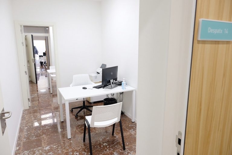 Disparidad de cifras en la primera jornada de huelga médica por el Estatuto Marco: 17% para el Sergas, 85% para O’Mega