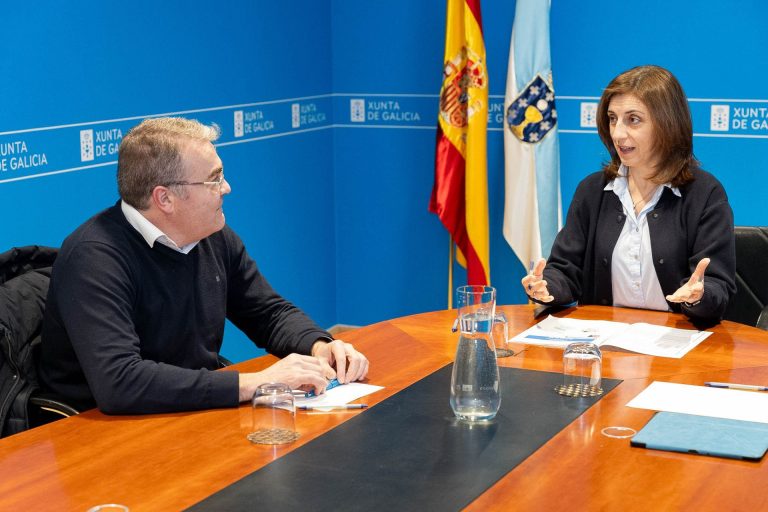 Xunta y Ayuntamiento de Castro de Rei (Lugo) analizan el proyecto para mejorar la calidad del agua del abastecimiento