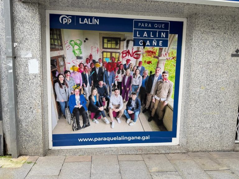 El PPdeG denuncia un nuevo ataque a sus sedes, tras la aparición de pintadas y pegatinas en los locales de Lalín y Sada