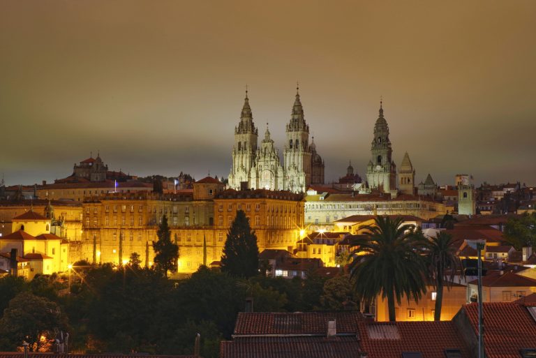 La iluminación del entorno de la Catedral de Santiago, a cargo de Intervento, que apuesta por la «mínima intervención»