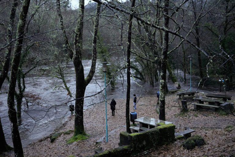 Mejora la situación de los ríos gallegos, con nueve en nivel naranja por riesgo de desbordamiento y ninguno en rojo