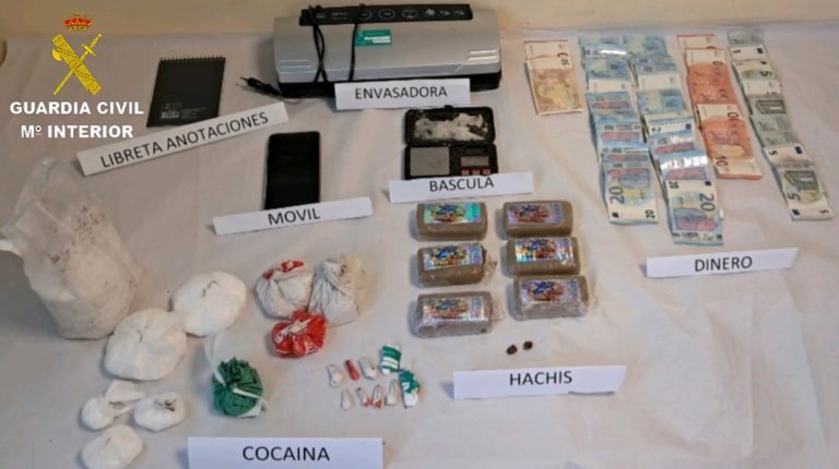 Detienen a un vecino de Ribadumia por tráfico de drogas y le intervienen medio kilo de cocaína y 600 gramos de hachís