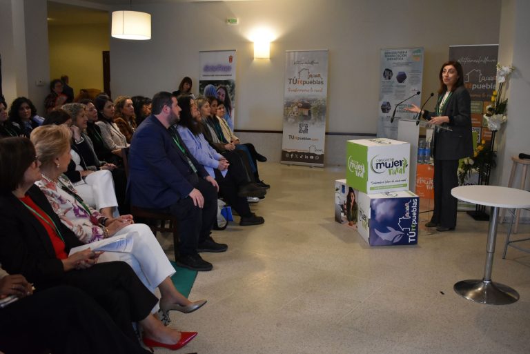 La Xunta destaca su apuesta por llevar los «mejores servicios» a las zonas rurales y el papel «clave» de las mujeres