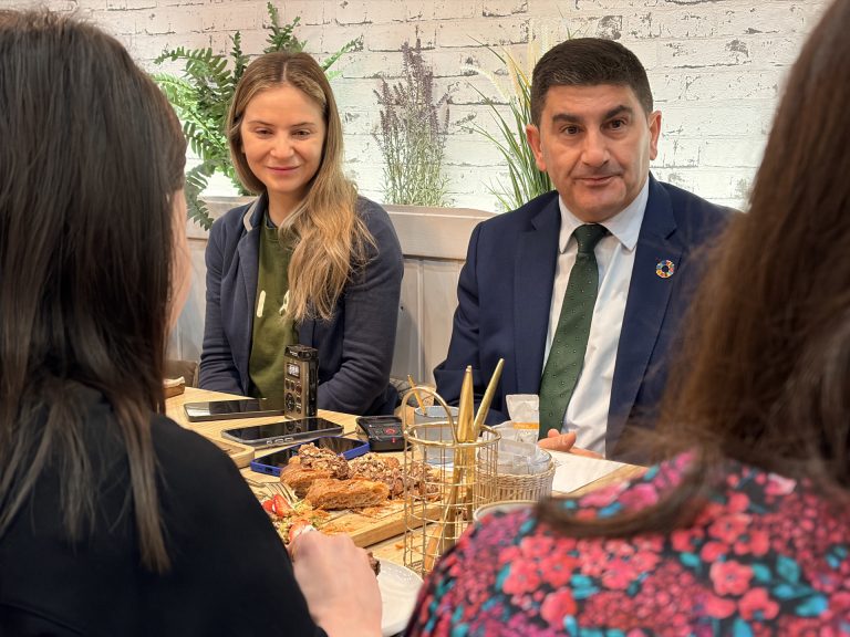 El delegado del Gobierno insiste en que el proceso europeo por la prórroga de la AP-9 no está finalizado