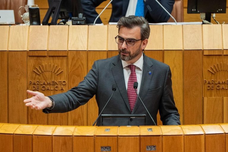 Pleno.- La Xunta afea «maltrato» a Galicia en servicios ferroviarios y urge inversiones y el plan del Corredor Atlántico