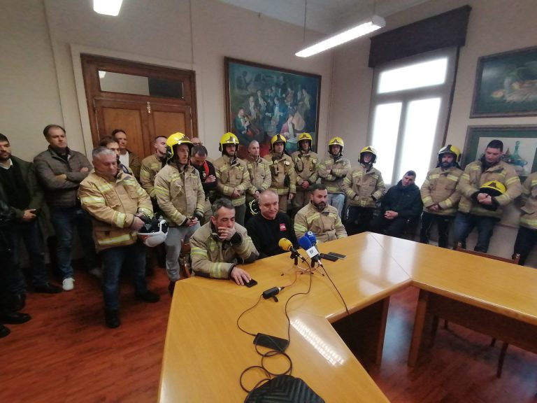 Bomberos de Ferrol exigen responsabilidades al gobierno local por consecuencias «evitables» del incendio de Recimil