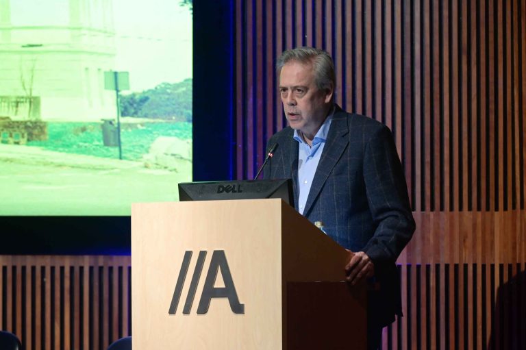 Gómez Caamaño reivindica la apuesta de la Xunta por una oncología «de vanguardia» centrada en «lo humano»