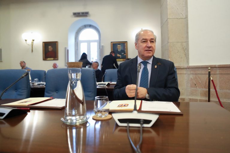 Fiscalía se querella contra José Tomé tras recibir denuncia contra él por acoso sexual