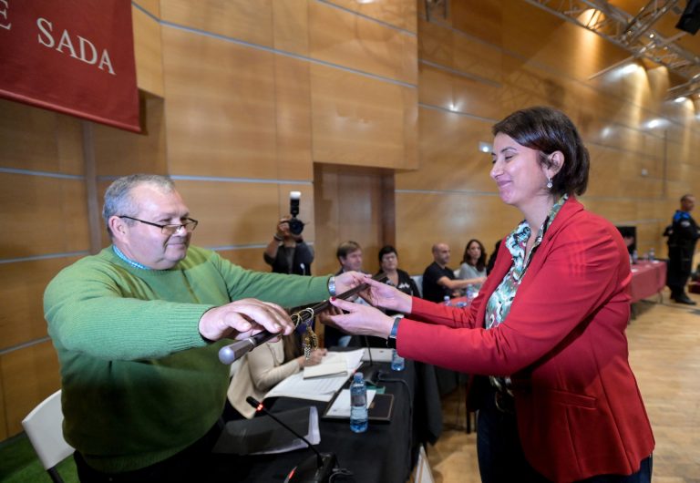 El TSXG revoca la resolución de la exalcaldesa de Sada sobre retribuciones de concejales