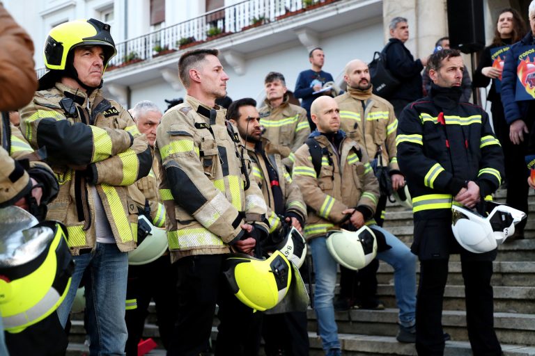 El gobierno de Ferrol reforzará su cuerpo de bomberos con 13 nuevos efectivos y con mejora salarial de la plantilla