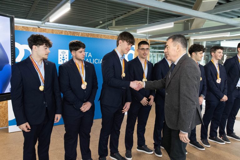 El conselleiro de Educación felicita a los alumnos gallegos de FP premiados en el campeonato ‘Spainskills’