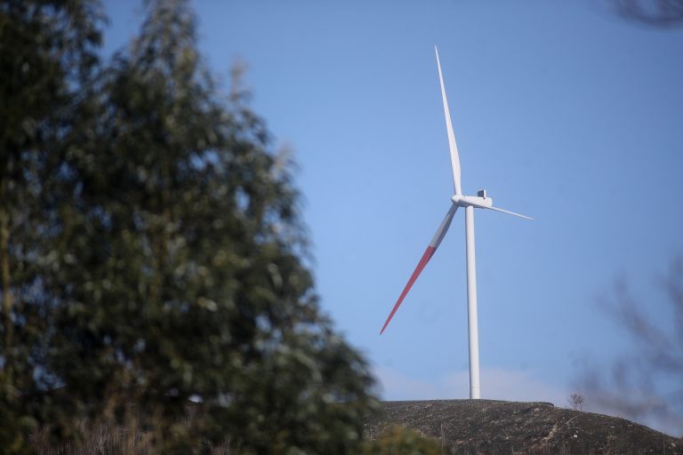 La Xunta declara la utilidad pública de la modificación del proyecto del parque eólico Olerón, en Rois y Brión