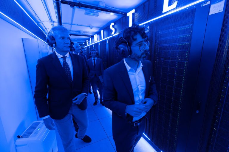 La Xunta adjudica por más de 25 millones a Fsas Technologies (Fujitsu) la compra del nuevo supercomputador del Cesga