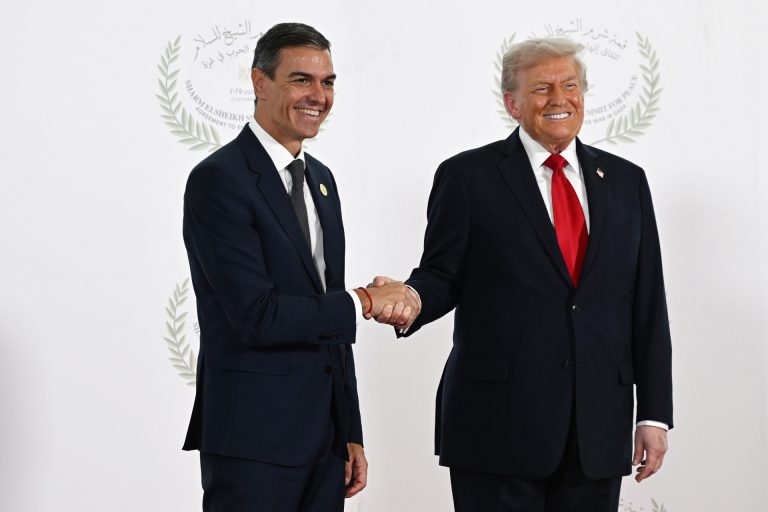 El Gobierno responde a Trump que si quiere cortar el comercio debe respetar a las empresas y los acuerdos con la UE