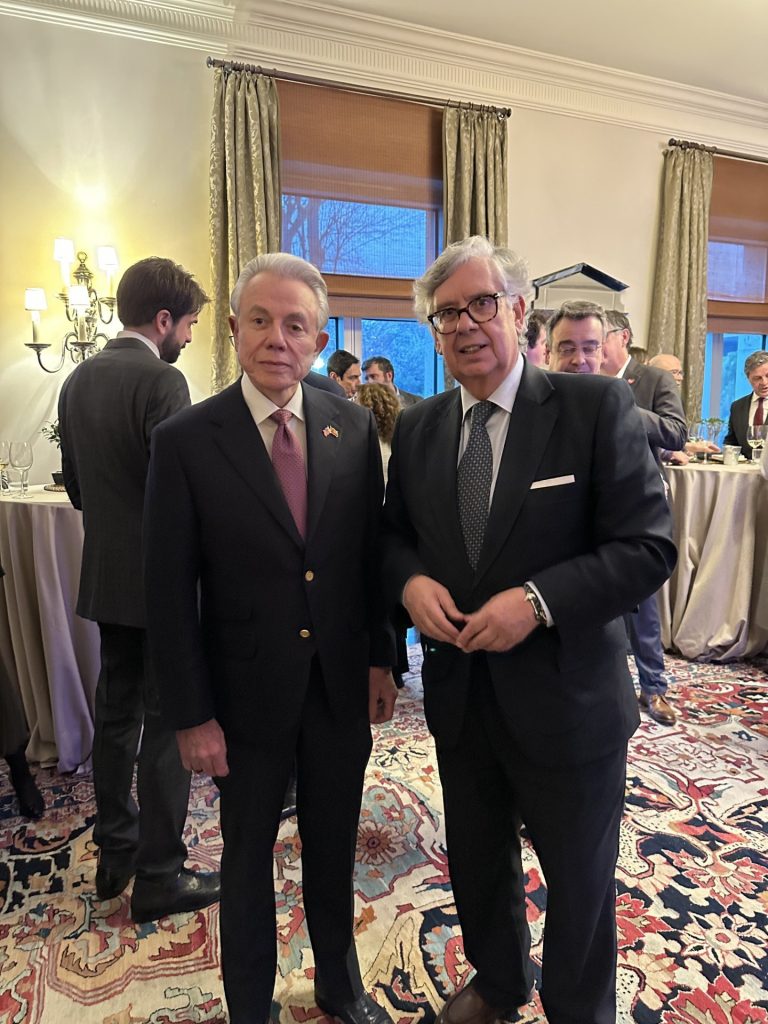 La patronal gallega pide al Gobierno «hacer lo posible» por mantener comercio con EE.UU ante «muchísima incertidumbre»