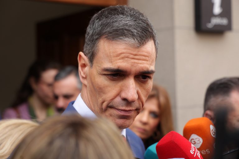 Sánchez reivindica a Fernando Ónega: «Un gran periodista. Ha sido un cronista, un analista de la vida política»