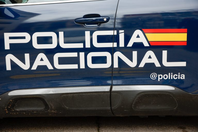 Detenido un hombre al amenazar con cuchillo y lesionar a la pareja que vivía realquilada en su piso en Ourense