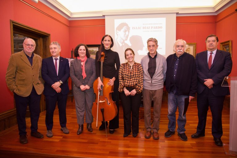 La Academia Galega de Belas Artes homenajea al intelectual Isaac Díaz Pardo en A Coruña
