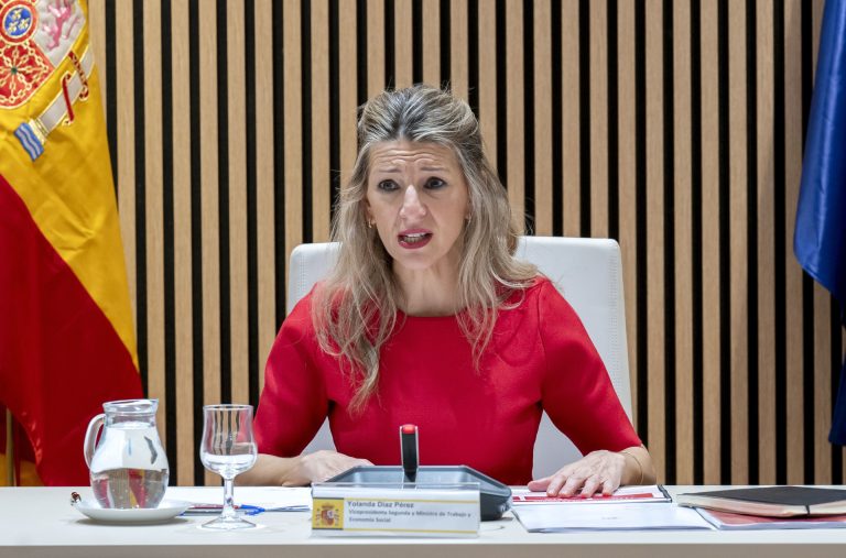 Díaz monitorizará con agentes sociales los efectos del conflicto en Irán y no descarta nuevas medidas