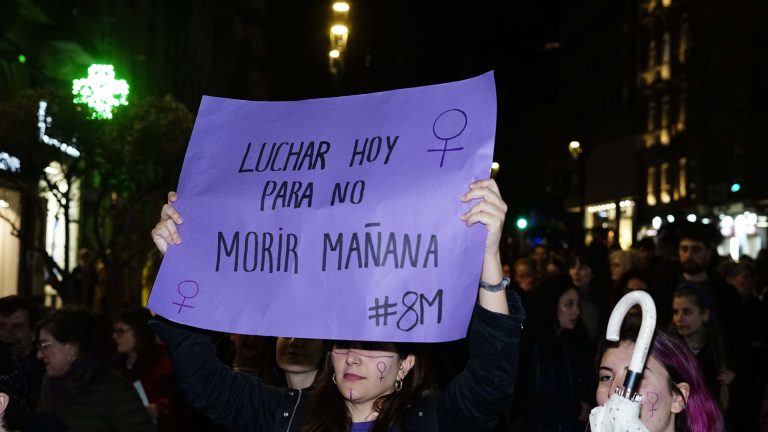 8M.- El feminismo sale a la calle unido en Galicia para reclamar «tierra viva, pueblos libres y vidas dignas»