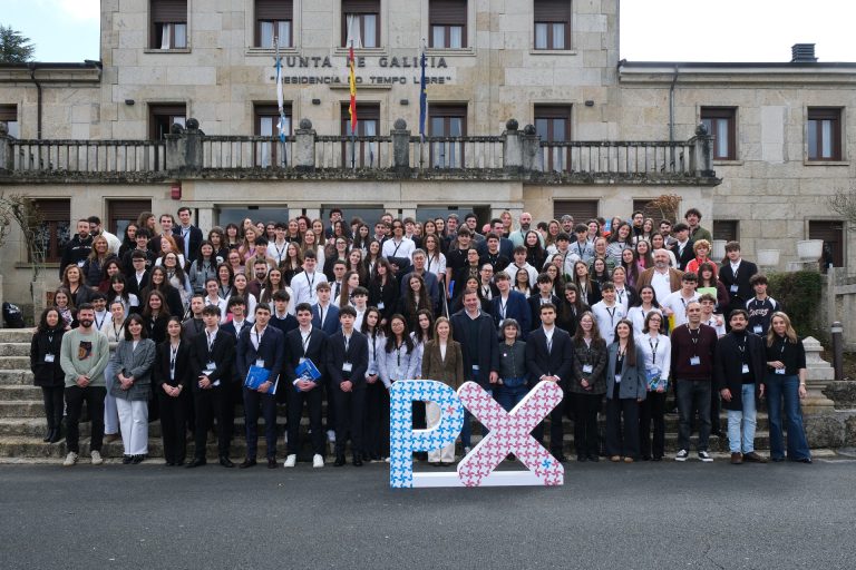 El Gobierno gallego subraya que suma más de 3.700 participantes en el programa Parlamento Xove