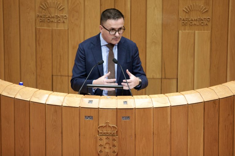 El conselleiro de Emprego, «optimista» con que el traspaso de las autorizaciones de trabajo sea en este primer semestre