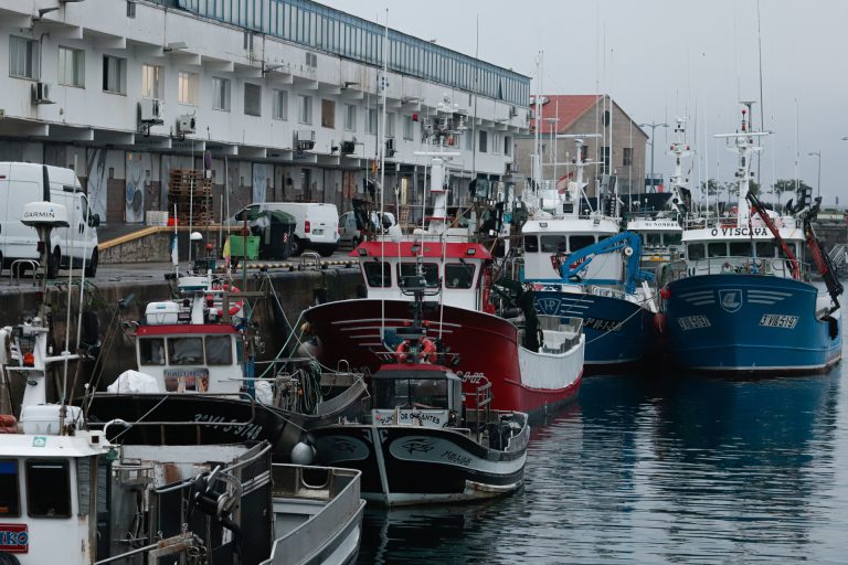 Armadores de Vigo reclaman al Ministerio «medidas extraordinarias» ante la subida del combustible