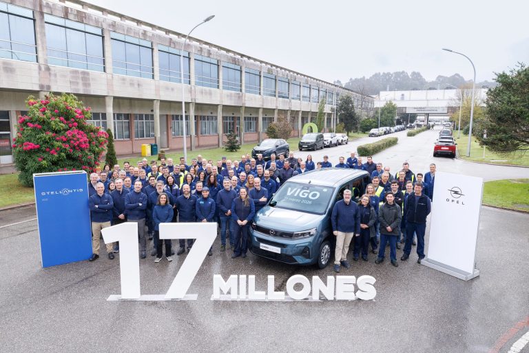 Stellantis Vigo alcanza su vehículo número 17 millones, una Opel Combo Electric