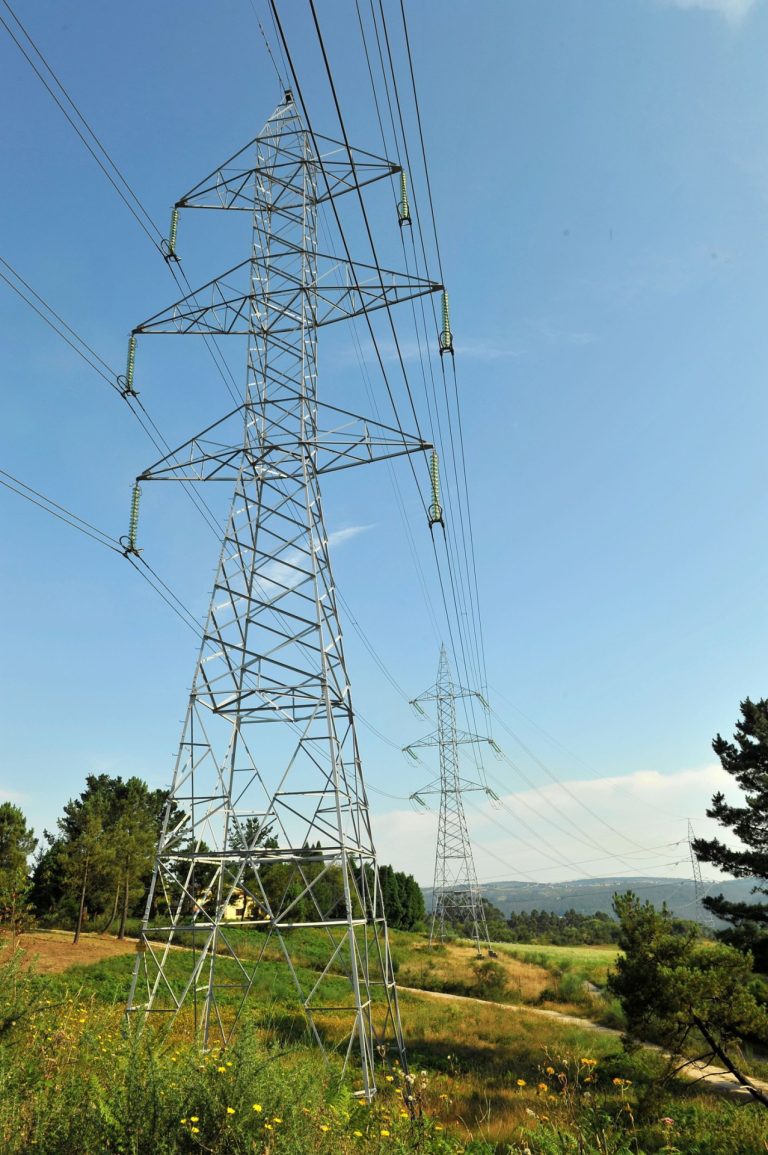 Naturgy invirtió 217 millones en 2025 en Galicia para mejorar sus más de 61.300 kilómetros de redes eléctricas