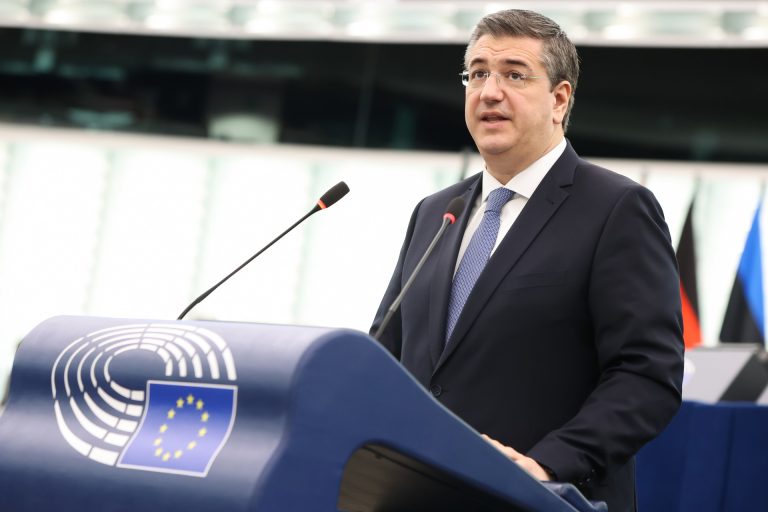 Bruselas avisa de que es pronto para sacar conclusiones sobre Adamuz, entre menciones a Angrois