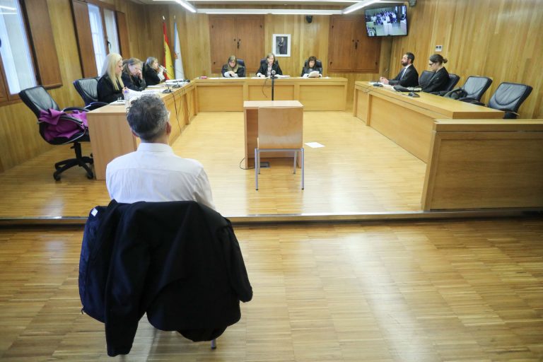 El profesor de Lugo acusado de agresión sexual atribuye la denuncia de las niñas a «una fabulación colectiva»
