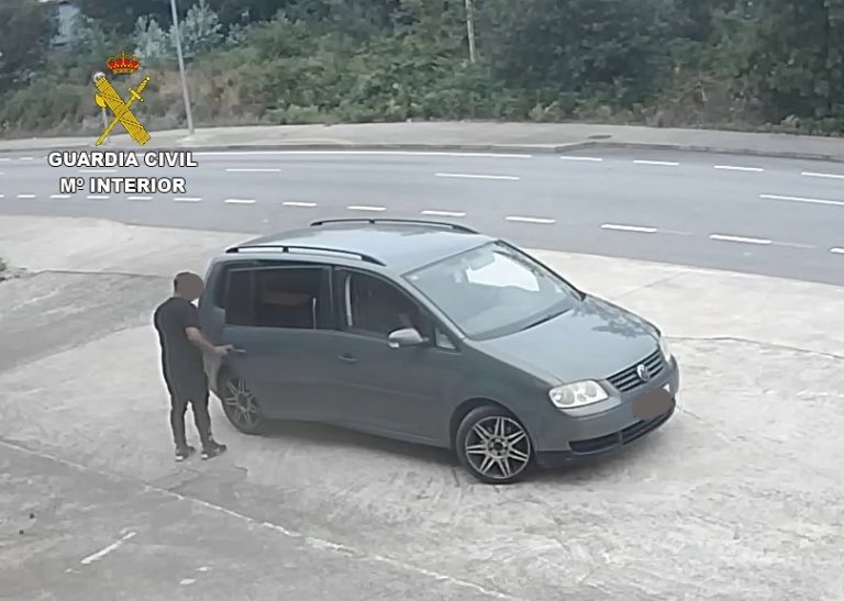 Investigado un vecino de Pontevedra por supuestamente robar más de 2.300 euros de una empresa de Caldas