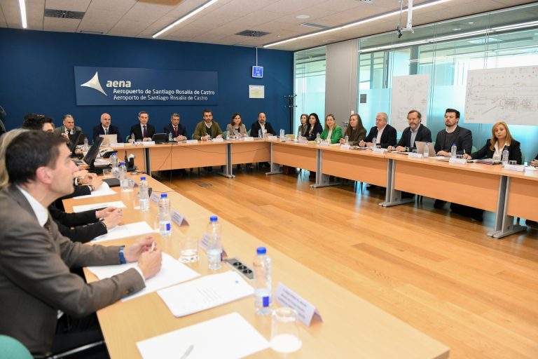 La Xunta anuncia un fondo para captar nuevas rutas en los aeropuertos gallegos