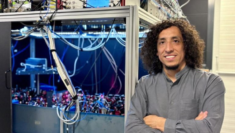 La USC incorpora al físico César Cabrera para desarrollar una línea de investigación en átomos ultrafríos en Galicia