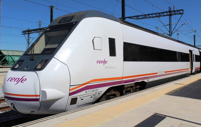 Renfe garantiza la movilidad de los viajeros durante las obras de Adif en la estación de A Coruña