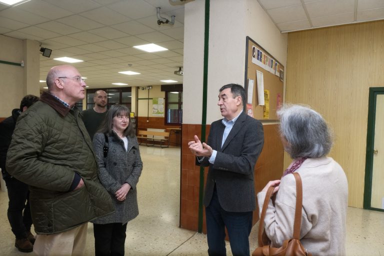 El conselleiro de Educación pide que «no se prejuzgue» al nuevo jefe territorial de A Coruña frente a críticas