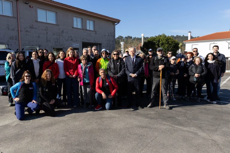 Sanidade apoya a los peregrinos de la Asociación Española de Anxioedema Familiar, que caminan por la visibilización
