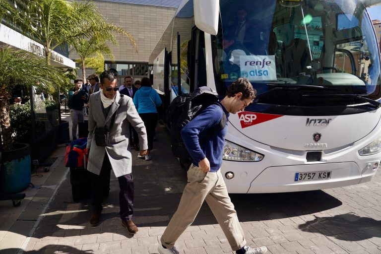 Las grandes empresas se oponen a la iniciativa de Renfe de crear una empresa de autobuses