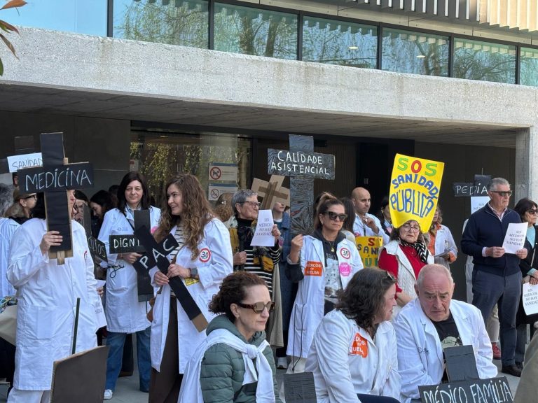 Médicos de Vigo esperan que Caamaño «se siente a negociar de verdad» tras 8 días de encierro en el Olimpia Valencia