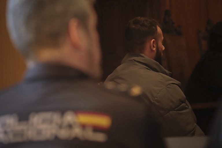 El acusado de asesinar a un joven en Salceda de Caselas (Pontevedra) declarará en último lugar en el juicio con jurado