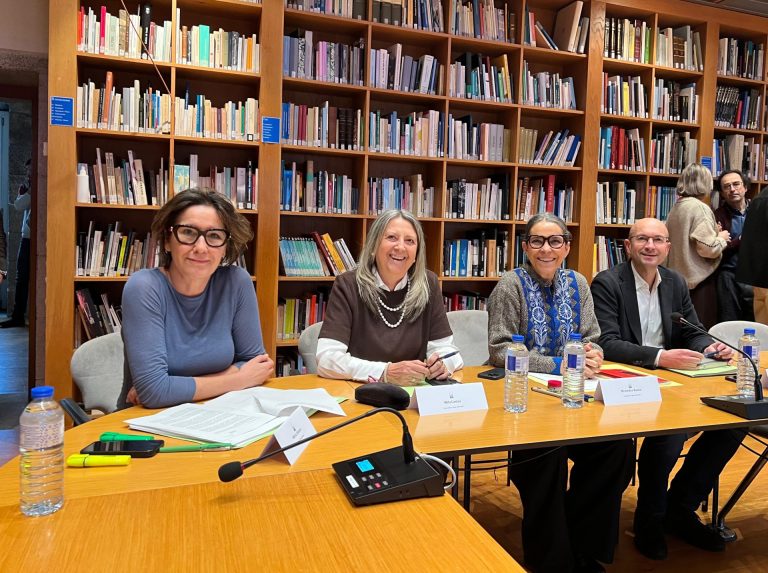 No adscritas de Santiago votan a favor del reglamento del foro de la tasa turística tras incluirse mejoras