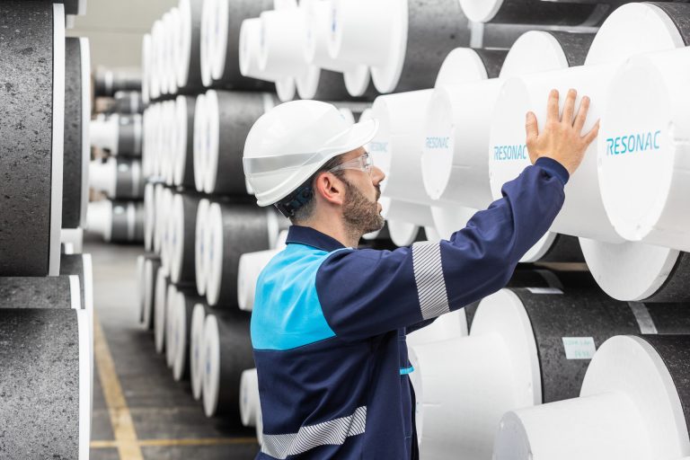 Resonac Graphite consigue la primera Declaración Ambiental de Producto verificada del sector para sus electrodos