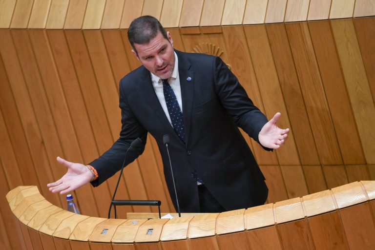 Pleno.- La Xunta cree que no es momento de actualizar la ley de normalización lingüística y culpa al BNG «más radical»