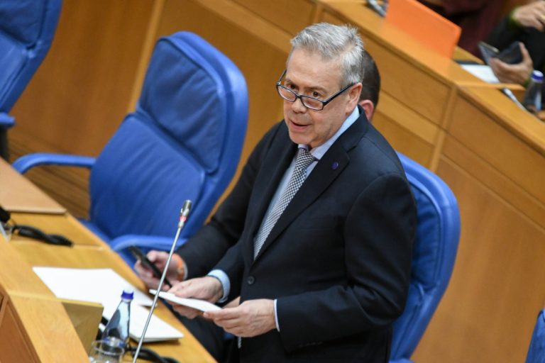 Pleno.- Sanidade asegura que la planta paliativos de Piñor (Ourense) ofrece atención con las «máximas garantías»