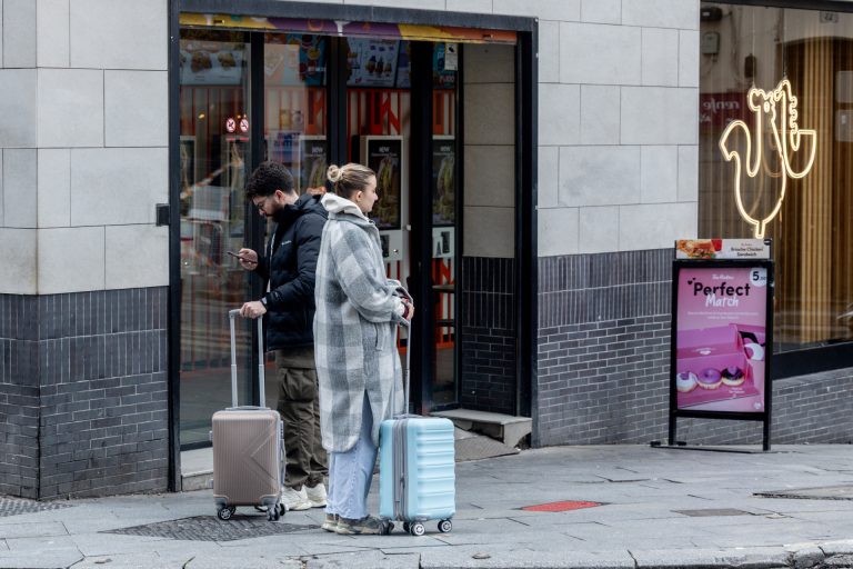 Turismo.- Los gallegos realizaron 8,7 millones de viajes en 2025, un 14% menos, y gastaron un 8,7% menos